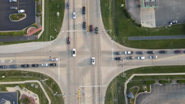 Aérien Statique Établissant Prise Vue Intersection Dans Banlieue Américaine Feu — Video