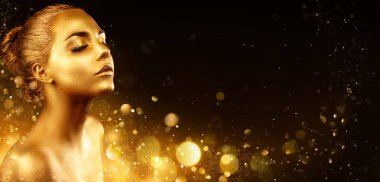 Altın makyaj - moda Model öğe altın deri ve parlak arka planda Glittering, dikey