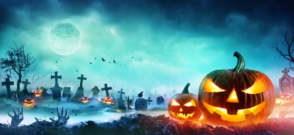 Jack Lanterns Zombie Handen Rising Uit Een Kerkhof Misty Nacht — Stockfoto