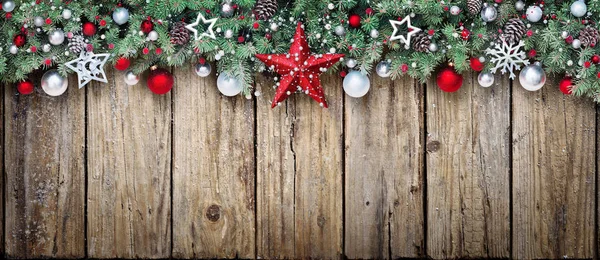 Ornamento Natal Com Ramos Abeto Madeira Envelhecida — Fotografia de Stock