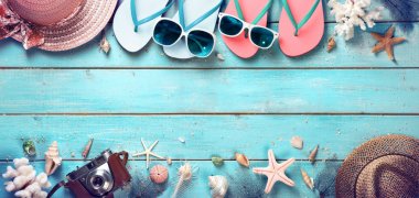 Tatil konsepti çift-Vintage Plank plaj yaz aksesuarları