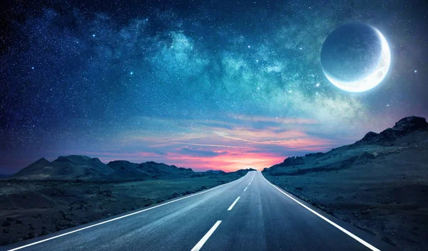 Route Dans Nuit Avec Demi Lune Voie Lactée — Photo