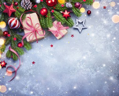 Noel Hediyeleri Dekorasyon ve Dallarla