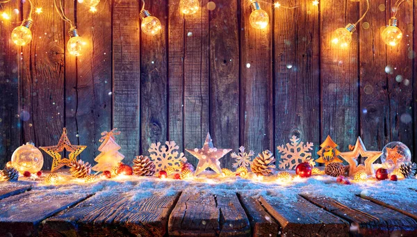 Adorno Navidad Con Luces Cuerda Mesa Madera Rústica — Foto de Stock