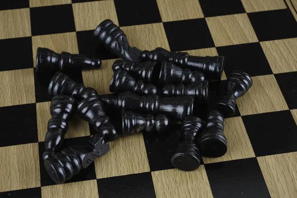 Φιγούρες Από Σκάκι Ξύλινη Σκακιέρα — Φωτογραφία Αρχείου