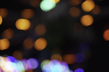 gece bulanık renkli parlak bokeh ışıkları bulanık 