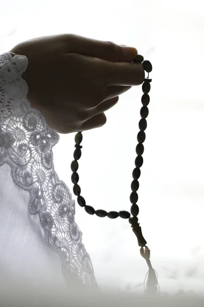 Partial View Person Holding Prayer Beads Islam Religion Rosary Beads — Stock Photo, Image