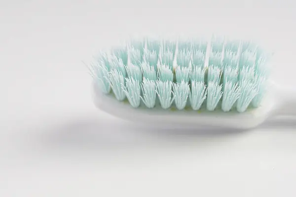 One Toothbrush Bristle Isolated Studio White Surface — Stock Photo, Image