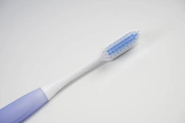 Одна Зубна Щітка Щетиною Ізольована Студії Білій Поверхні — стокове фото