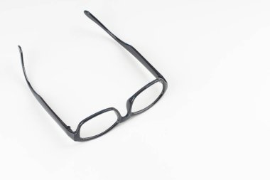 beyaz arka plan üzerinde nerd gözlük