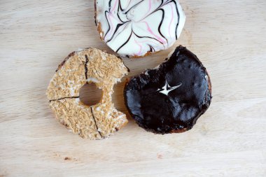 çeşitli tatlı Donuts veya çörekler 