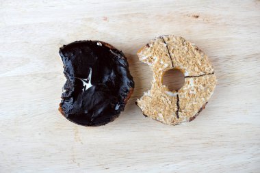 çeşitli tatlı Donuts veya çörekler 