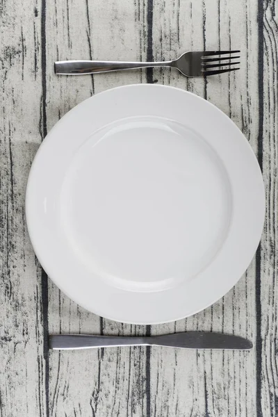 Besteck Edelstahl Gabel Und Messer Auf Holztisch Mit Weißem Teller — Stockfoto