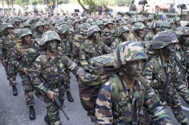 Kuala Lampur, Merdeka Günü, Malezya Ulusal günü, ordu kamuflaj üniformagiyiyor 