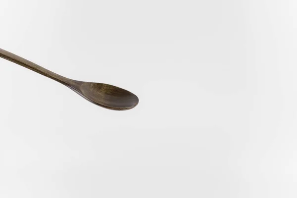 白色背景上隔离的木制勺子 — 图库照片