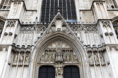 St. Michael Katedrali ve St. Gudula - Belçika 'nın Brüksel kentindeki Treurenberg Tepesi' ndeki Roma Katolik Kilisesi. Mimari parçalar.. 