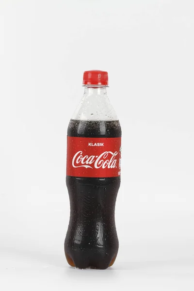 Пластикова Пляшка Coca Cola Ізольована Білому Фоні — стокове фото