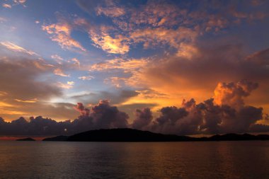 Kota Kinabalu, Sabah, Malezya 'da güzel bir gün batımı manzarası