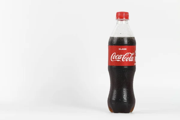Botella Plástico Coca Cola Aislada Sobre Fondo Blanco —  Fotos de Stock