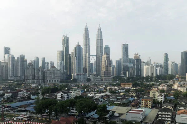 Kuala Lumpur Malezya Temmuz 2017 Şehir Binaları Üzerinde Bulanık Bulutlar Stok Resim