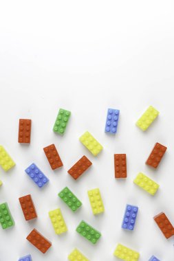 oyun için renkli plastik tuğla blokları