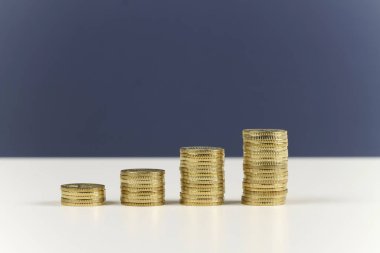 stüdyoda altın para sikke 