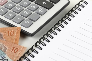 Banka kredisi konsepti hesap makinesi, para, beyan