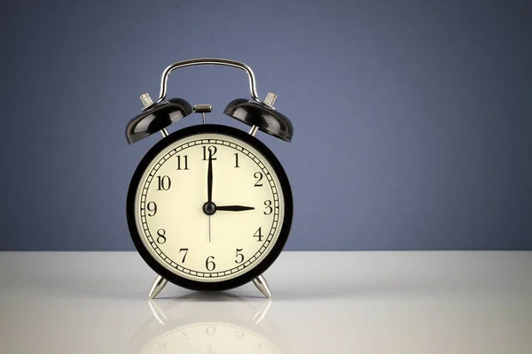 Old Fashioned Alarm Clock Studio Time Concept — Stock Photo, Image