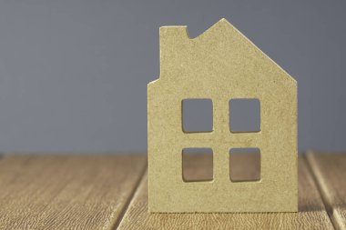 pencereli karton kağıt kesme ev 