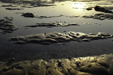 suda güzel gün batımı gökyüzü yansıması 