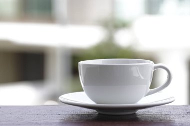 masada kahve ve tabak fincan