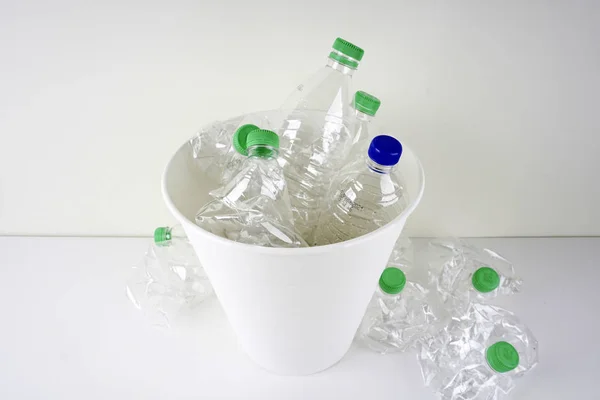 Empty Plastic Bottles White Trash Bucket Plastic Pollution Recycling — Stock Photo, Image