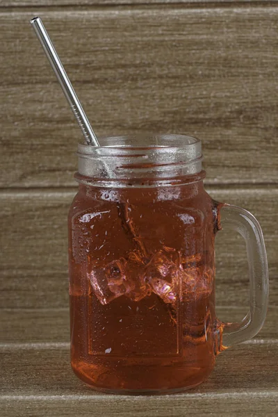 Boisson Froide Dans Bocal Verre Avec Paille Métallique Sur Fond — Photo