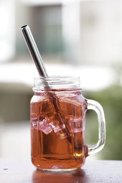 Ice Tea Drink Glass Jar Metallic Straw — Stock Photo, Image