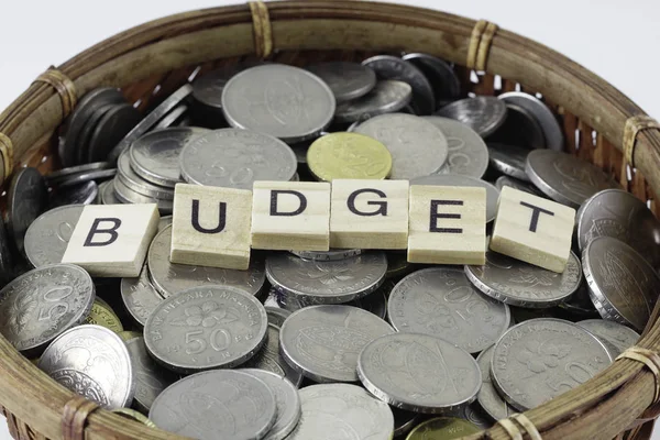Költségvetés Pénzérmék Asztalra — Stock Fotó