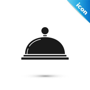 Siyah beyaz arka plan üzerinde izole gıda simgesi bir tepsi ile kaplı. Tepsi ve kapak işareti. Kapaklı restoran cloche. mutfak sembolü. Vektör İllüstrasyonu