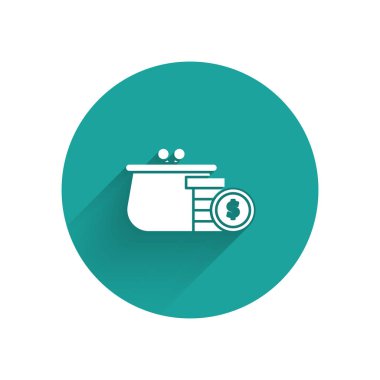 Beyaz cüzdan sikke simgesi ile uzun gölge izole. Cüzdan simgesi. Nakit tasarruf sembolü. Yeşil daire düğmesi. Vektör Illustration