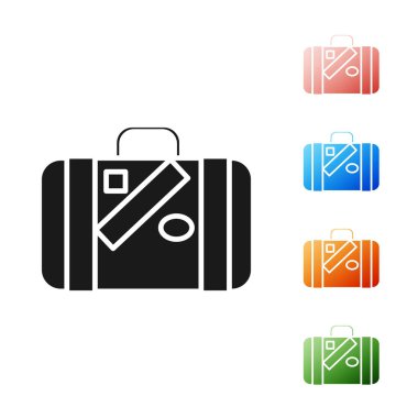 Siyah bavul seyahat ve çıkartmalar simgesi beyaz arka planda izole. Seyahat Bagaj işareti. Seyahat Bagaj simgesi. Simgeler renkli ayarlayın. Vektör Illustration