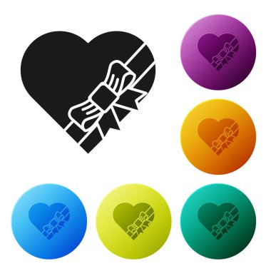 Siyah şeker kalp şeklinde kutu ve yay simgesi beyaz arka planda izole. Sevgililer günü. Simgeler renkli daire düğmelerini ayarlayın. Vektör Illustration