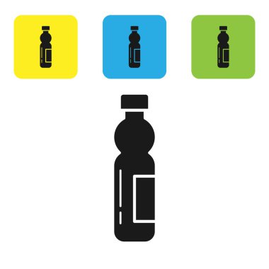Beyaz arka planda izole su simgesi siyah şişe. Soda su içeceği işareti. Set simgeleri renkli kare düğmeler. Vektör Illustration