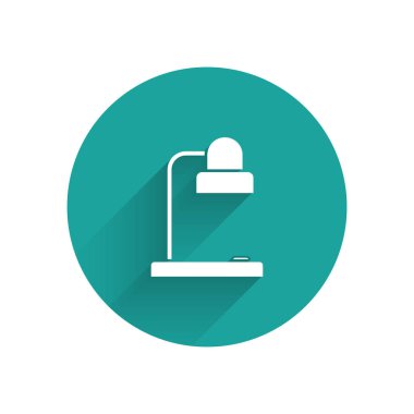 Beyaz masa lambası ikonu uzun gölgeli izole edilmiş. Ofis lambası. Yeşil daire düğmesi. Vektör İllüstrasyonu