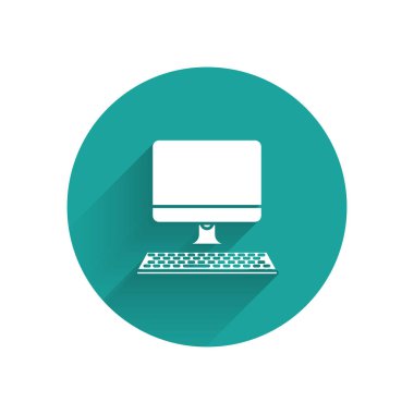 Uzun gölge ile yalıtılmış klavye simgesi ile beyaz bilgisayar monitörü. PC bileşen işareti. Yeşil daire düğmesi. Vektör Illustration
