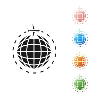 Siyah küre beyaz arka planda izole uçan uçak simgesi ile. Gezegen yeryüzünde uçak sinek. Uçak dünya simgesi. Simgeler renkli ayarlayın. Vektör Illustration