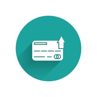 Beyaz kredi kartı simgesi uzun gölge ile yalıtılmış. Online ödeme. Nakit para çekme. Finansal operasyonlar. Alışveriş tabelası. Yeşil daire düğmesi. Vektör Illustration