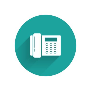 Beyaz Telefon ikonu uzun gölgeli izole edilmiş. Sabit telefon. Yeşil daire düğmesi. Vektör İllüstrasyonu