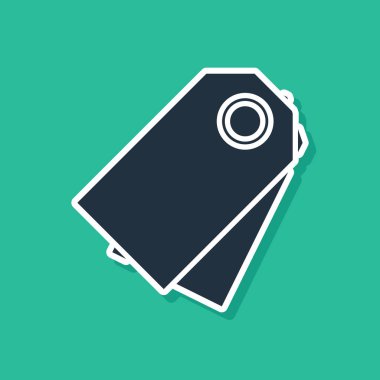 Mavi boş etiket şablon fiyat etiketi simgesi yeşil arka planda yalıtılmış. Boş alışveriş indirimi etiketi. Şablon iskonto başlığı. Vektör Illustration