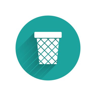 Beyaz çöp kutusu uzun gölge ile izole edilebilir simgesi. Çöp kutusu işareti. Sepet simgesini geri dönüştürün. Office çöp kutusu simgesi. Yeşil daire düğmesi. Vektör Illustration