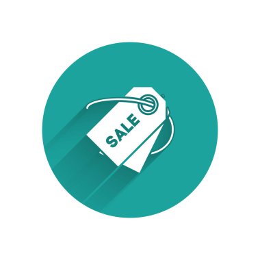 Beyaz fiyat etiketi ile bir yazıt satış simgesi uzun gölge ile izole. Fiyat için rozet. Promo etiket indirimi. Yeşil daire düğmesi. Vektör Illustration
