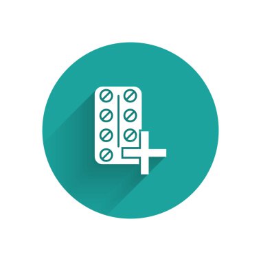 Uzun gölge ile izole blister paketi simgesinde beyaz Pills. Tablet vitamini, antibiyotik, aspirin için tıbbi ilaç paketi. Yeşil daire düğmesi. Vektör Illustration