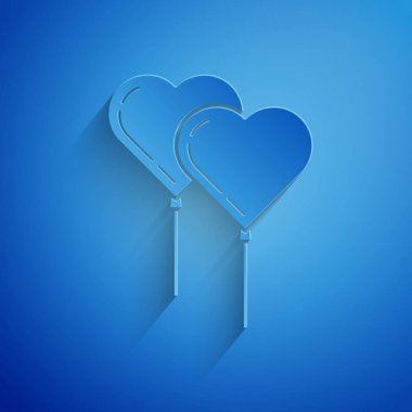 Kağıt kesme balon mavi arka planda izole şerit simgesi ile kalp şeklinde. Kağıt sanatı tarzı. Vektör Illustration